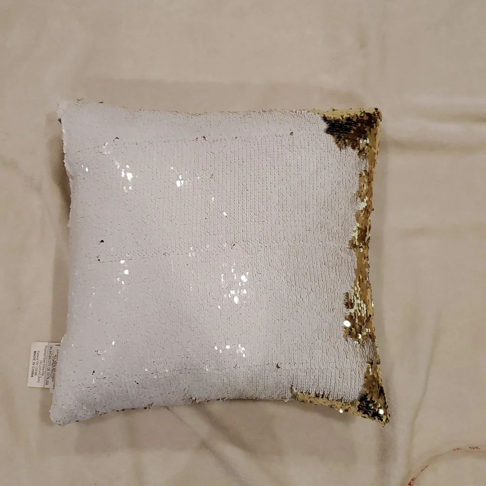 Video--Gold and White Reversible Sequin Pillow 17